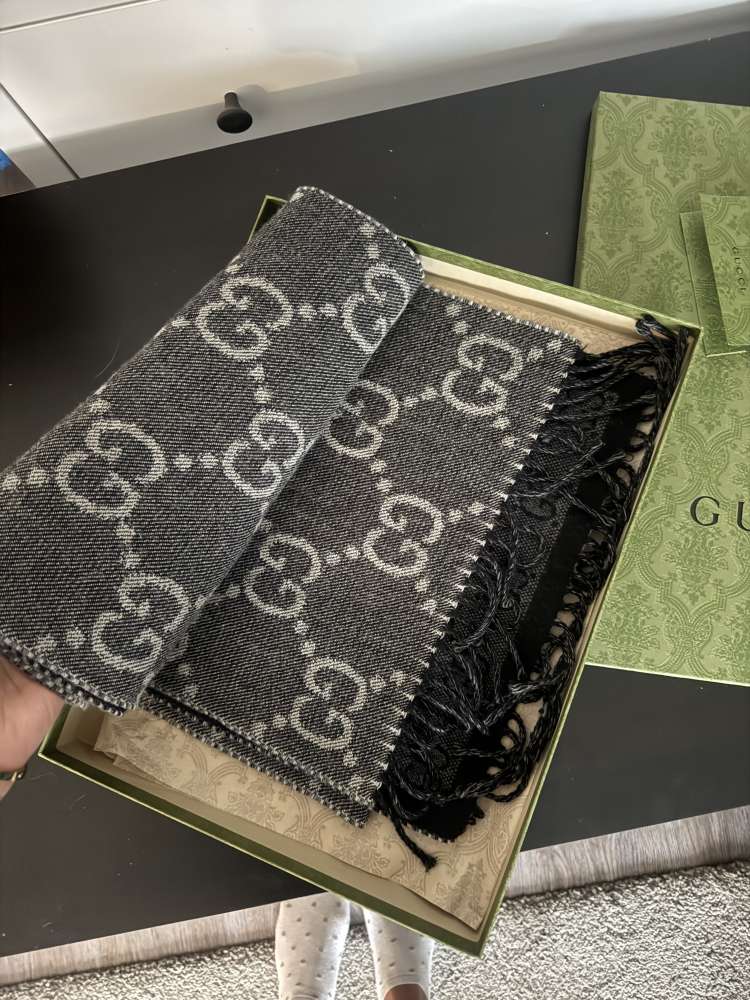 Gucci šal