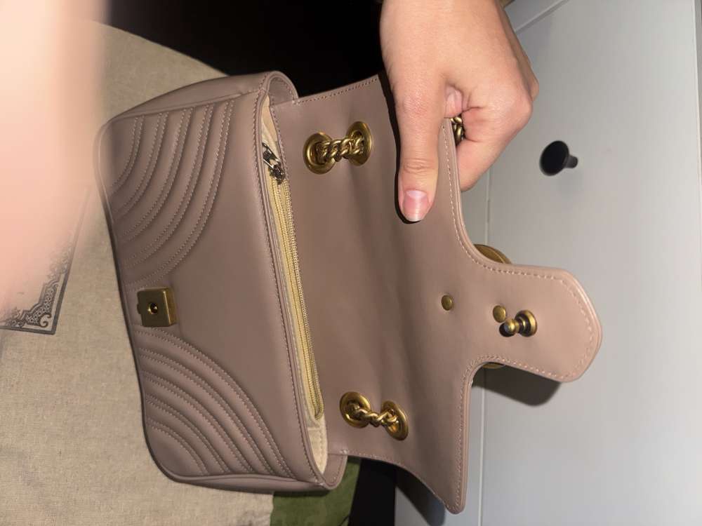 Gucci Marmont medium size