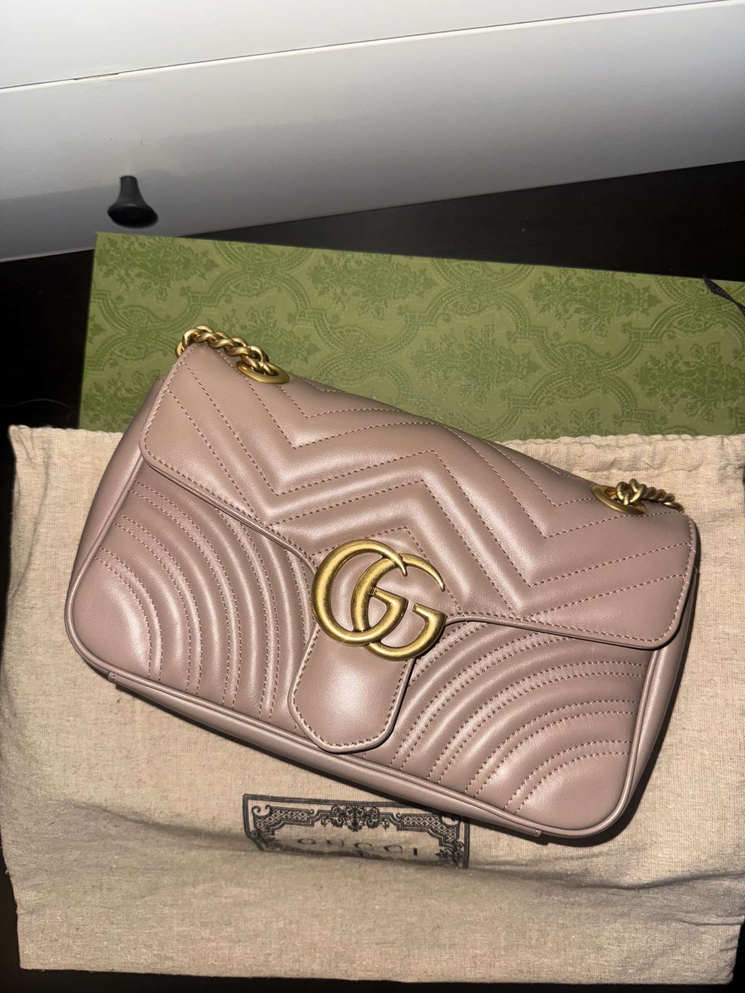 Gucci Marmont medium size
