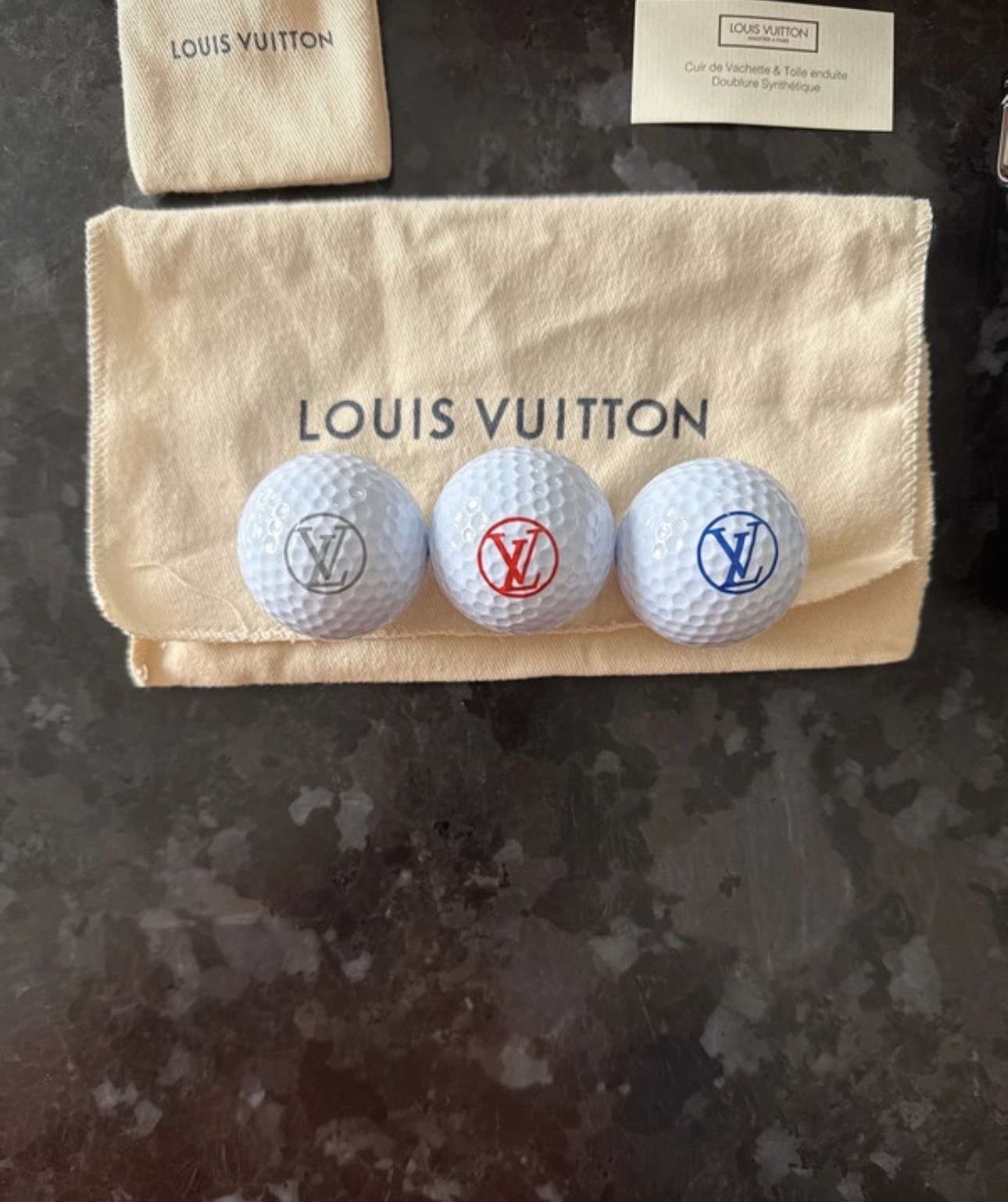Louis Vuitton golfové loptičky