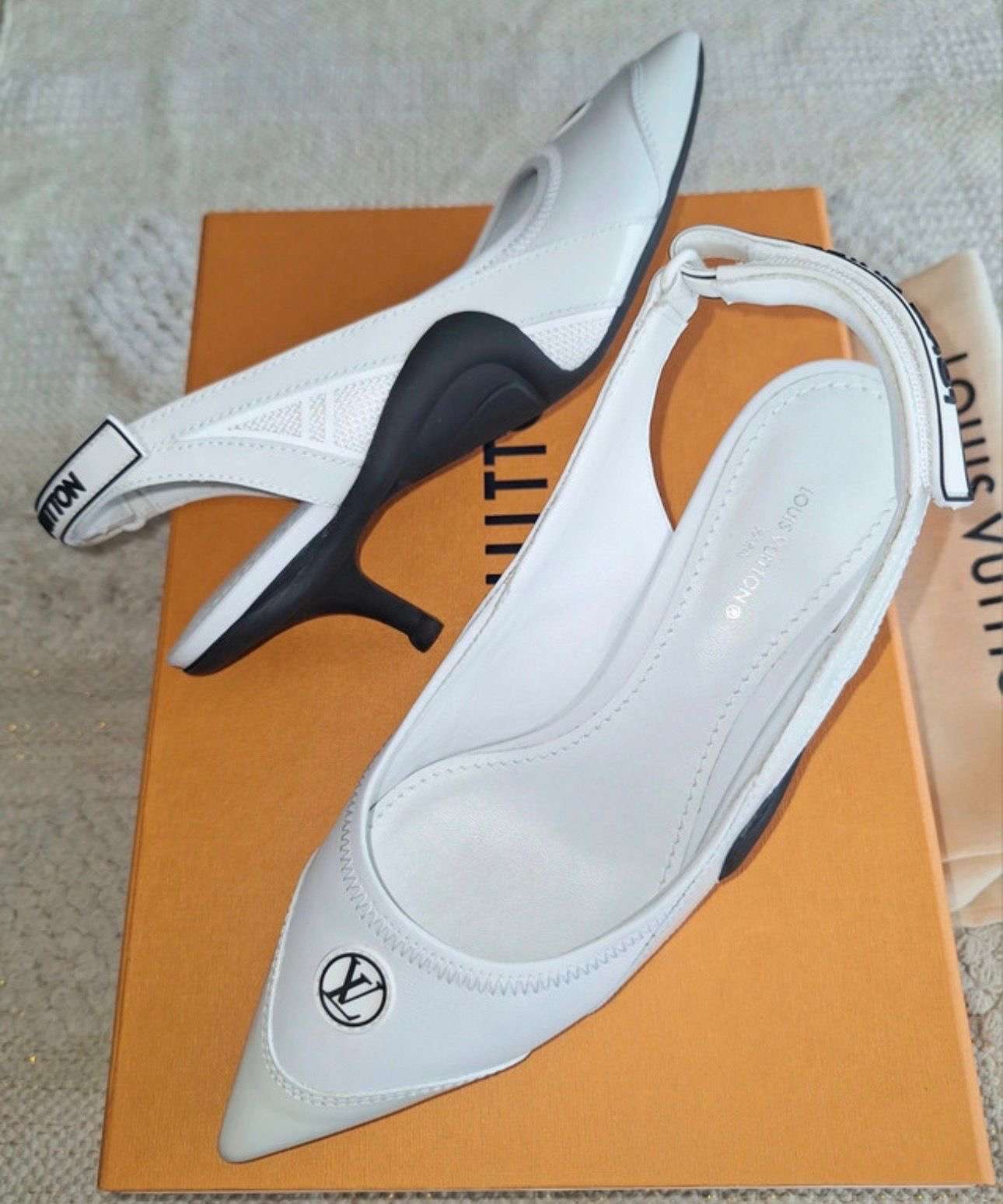 Louis Vuitton sandále