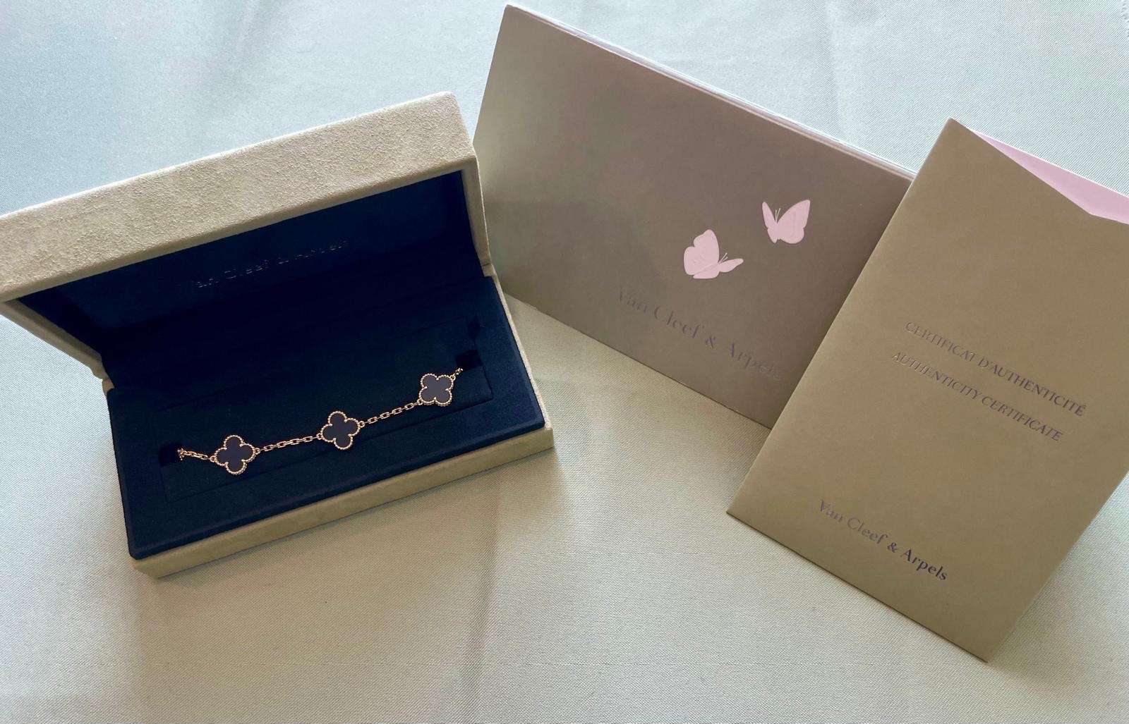 Van cleef & arpels onyx vintage alhambra