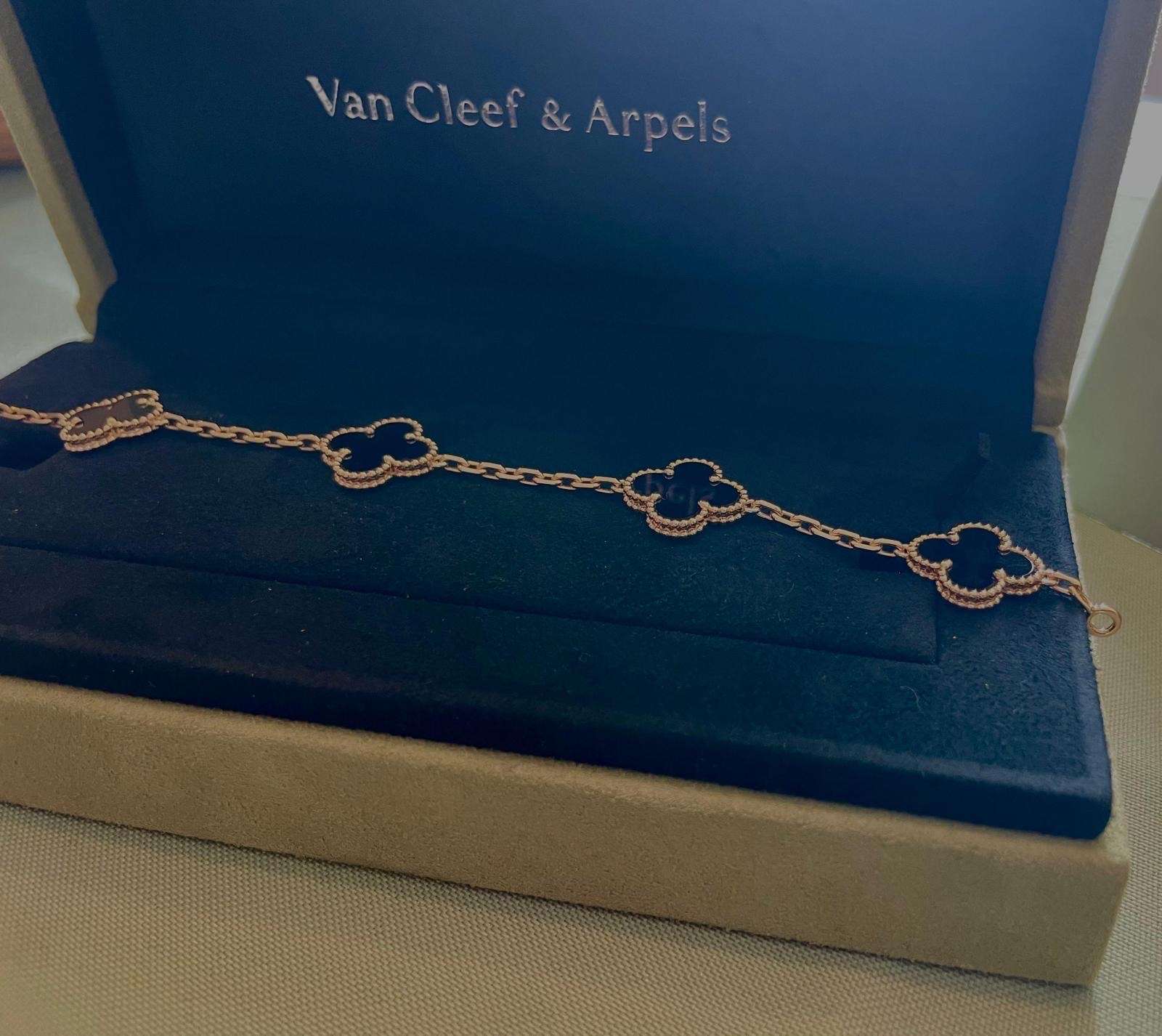 Van cleef & arpels onyx vintage alhambra