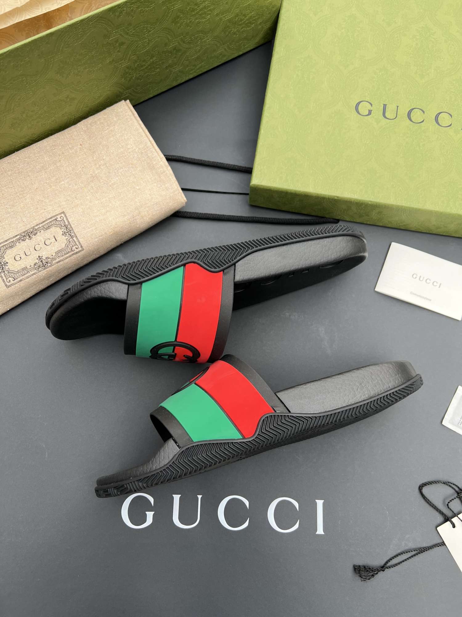 Gucci Interlocking pánské šlapky