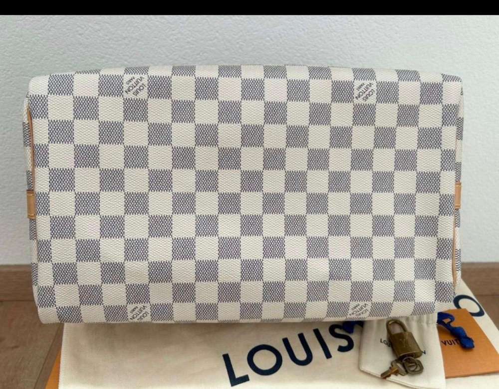 Louis Vuitton speedy 30