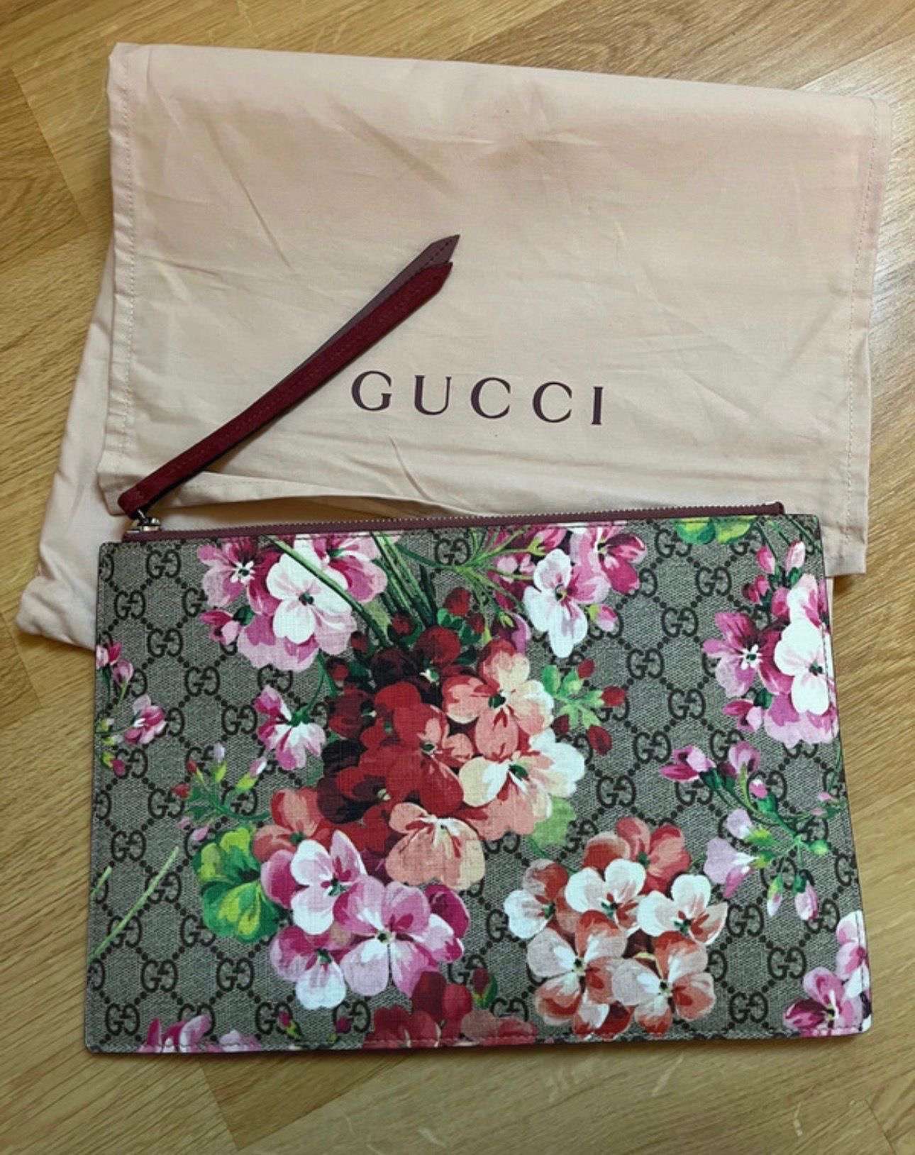 Gucci clutch