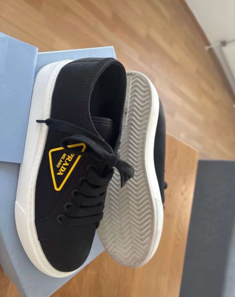 Prada tenisky