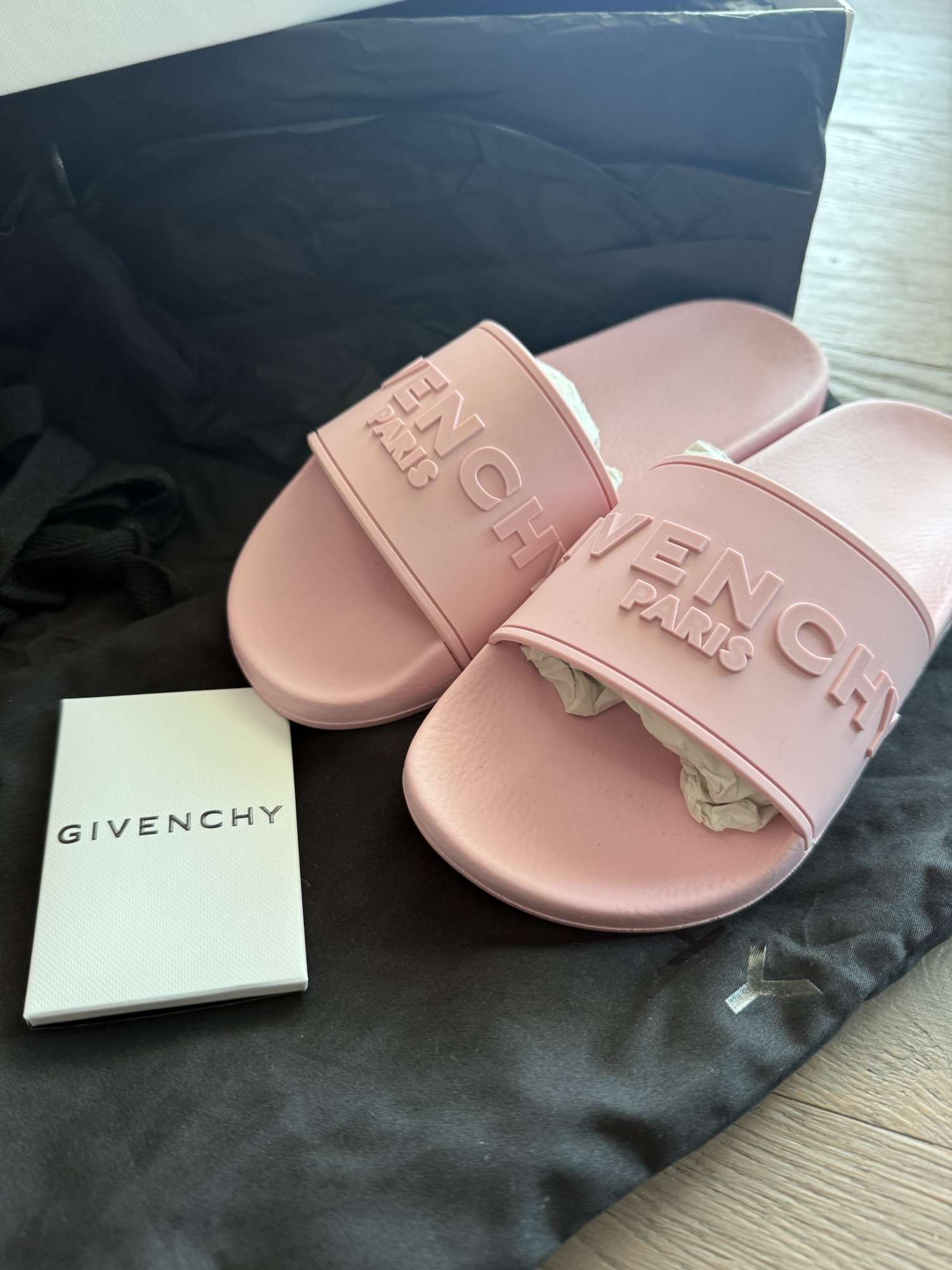Givenchy pantofle