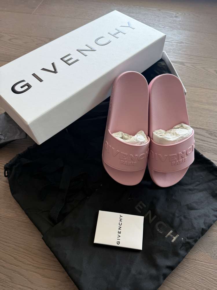 Givenchy pantofle