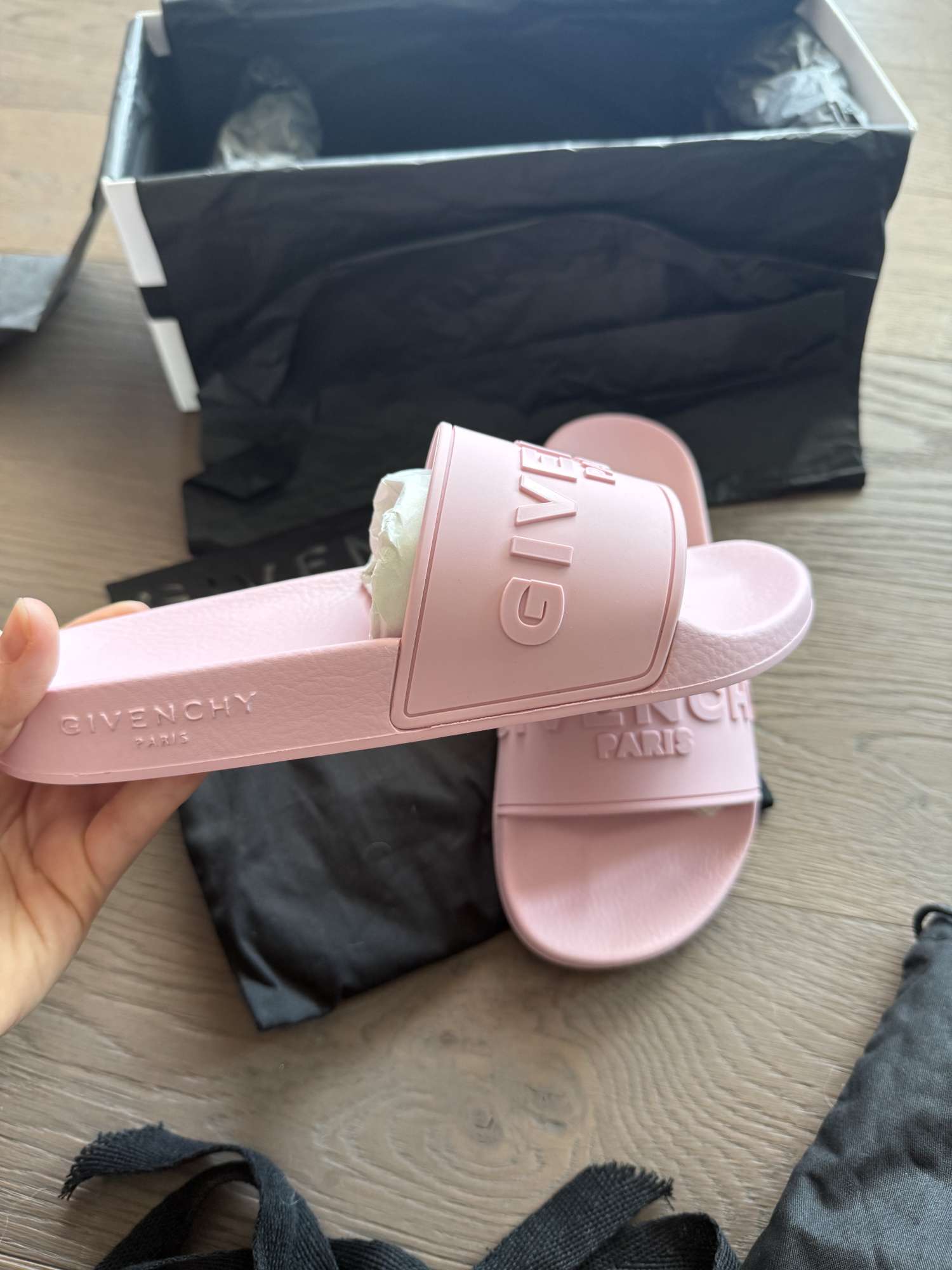 Givenchy pantofle