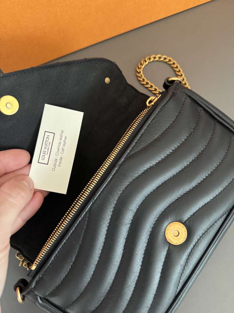 Louis Vuitton kabelka New wave leather crossbody bag