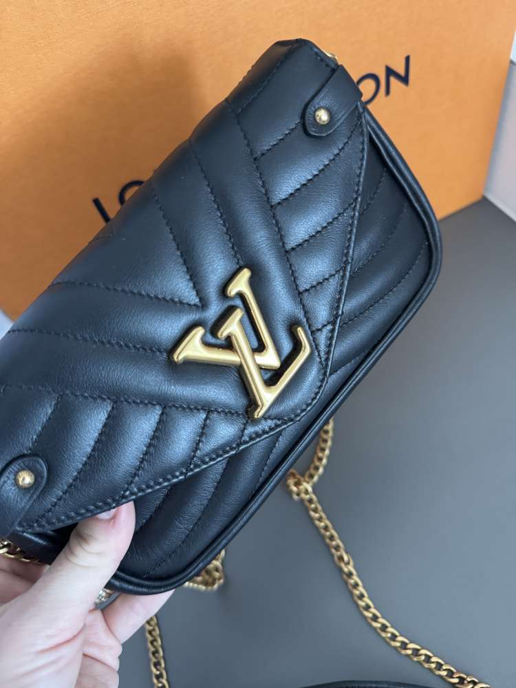 Louis Vuitton kabelka New wave leather crossbody bag