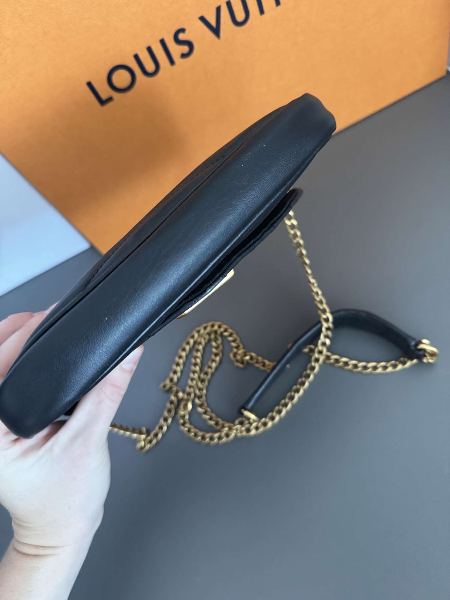 Louis Vuitton kabelka New wave leather crossbody bag