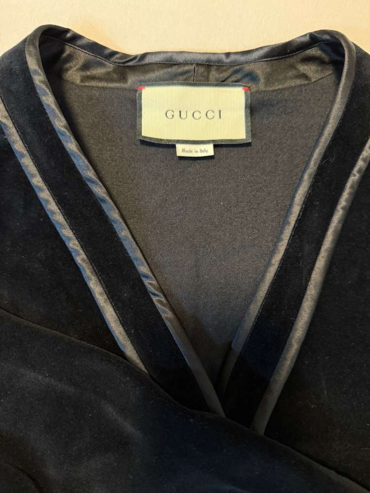 Gucci velvet cierny overal