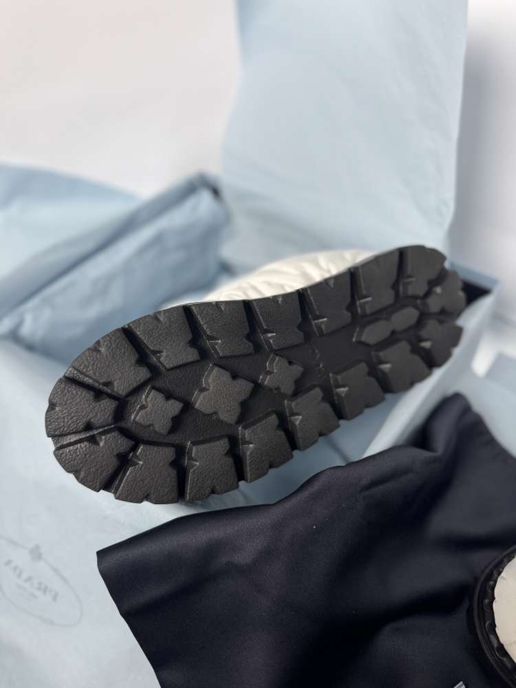 Prada snehule s dokladom