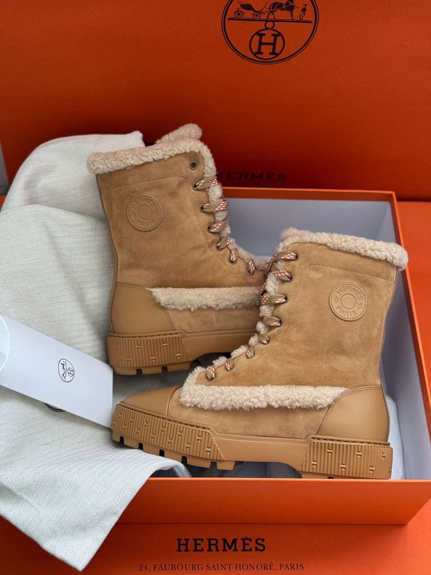 Hermes ovečky velkost  39 s dokladom