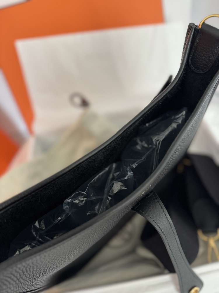 Hermes Evelyne 29 black GHW s dokladom