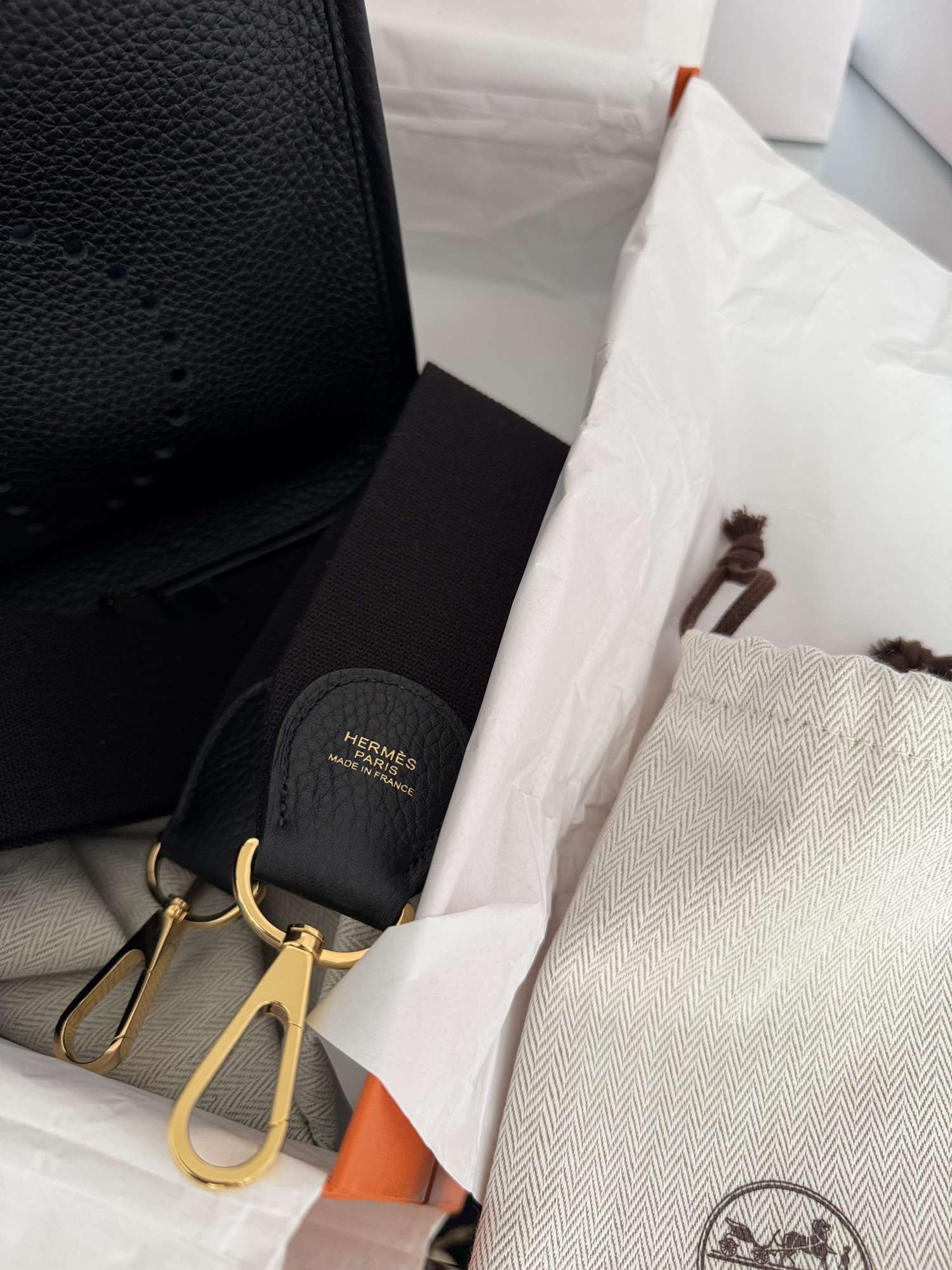 Hermes Evelyne 29 black GHW s dokladom