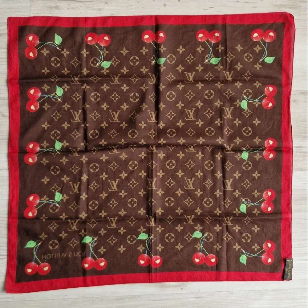 Louis Vuitton Foulard