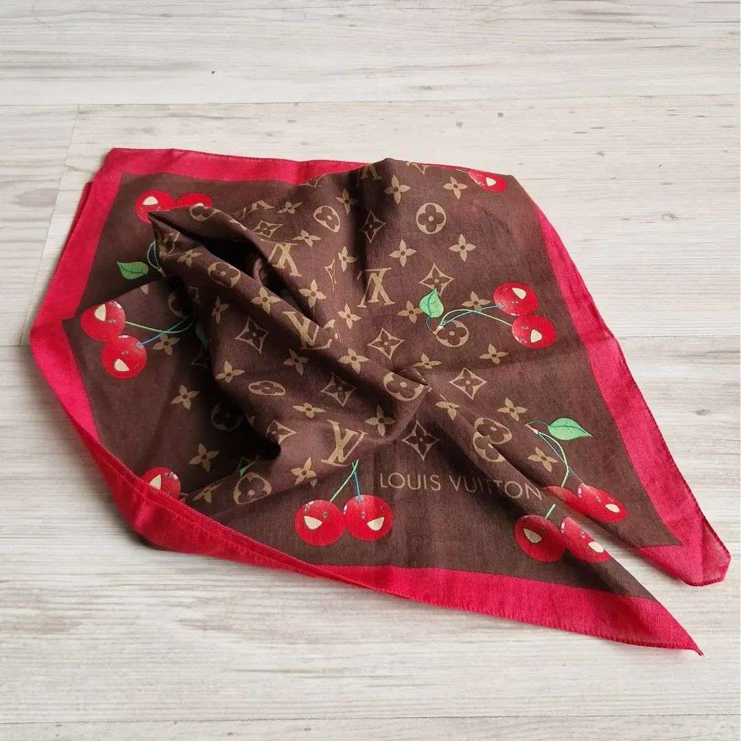 Louis Vuitton Foulard