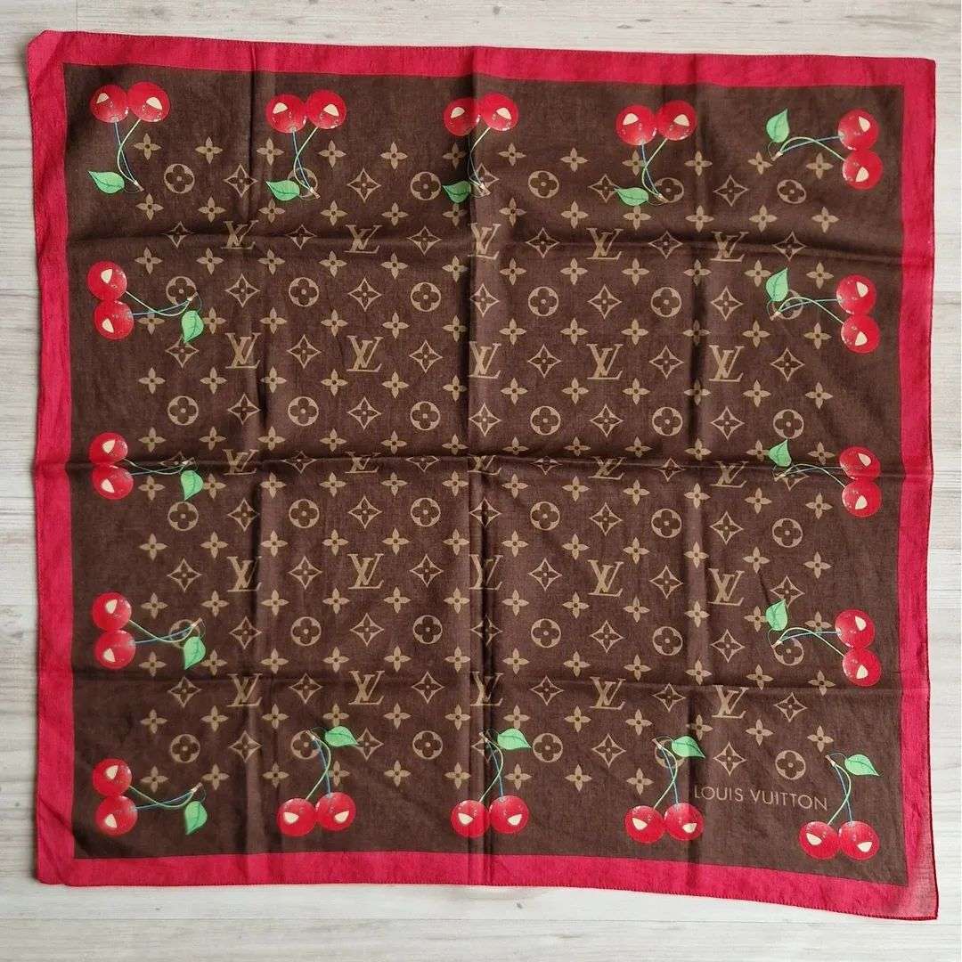 Louis Vuitton Foulard