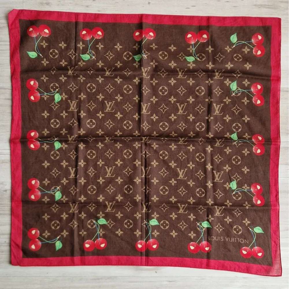 Louis Vuitton Foulard