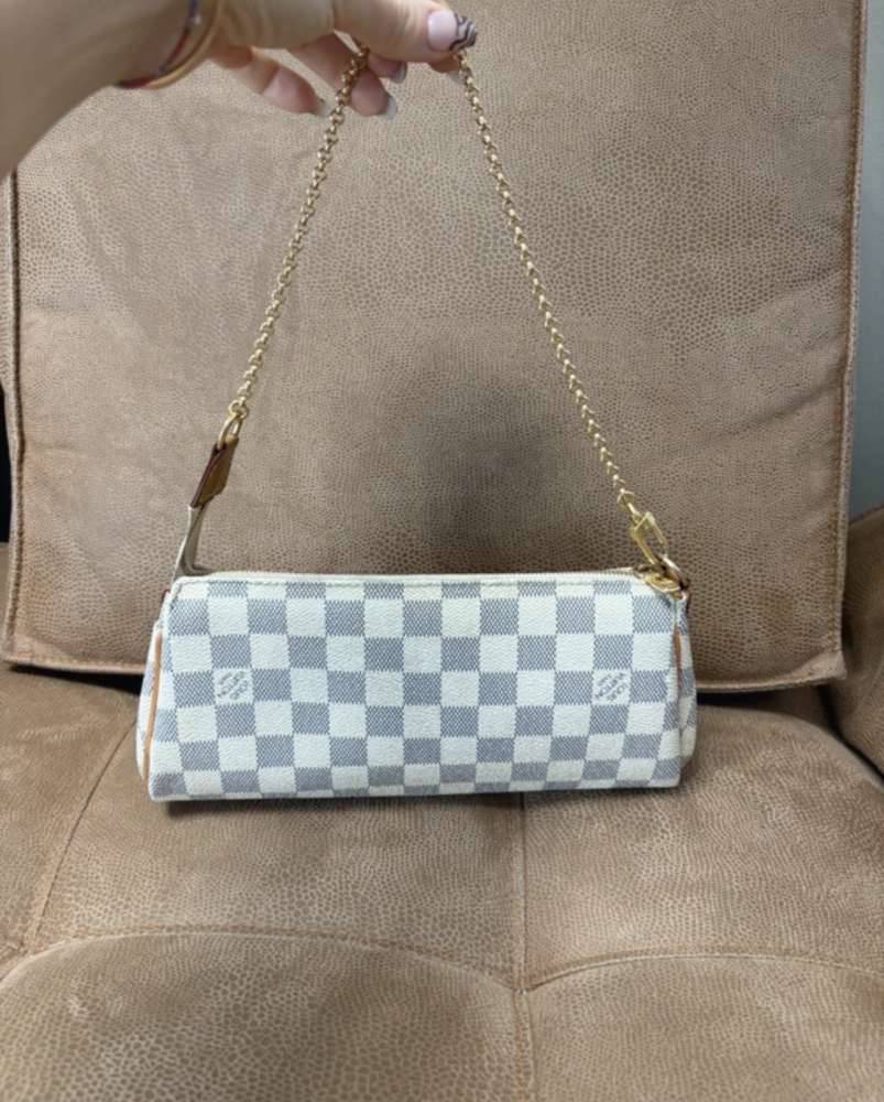 Louis Vuitton Eva clutch