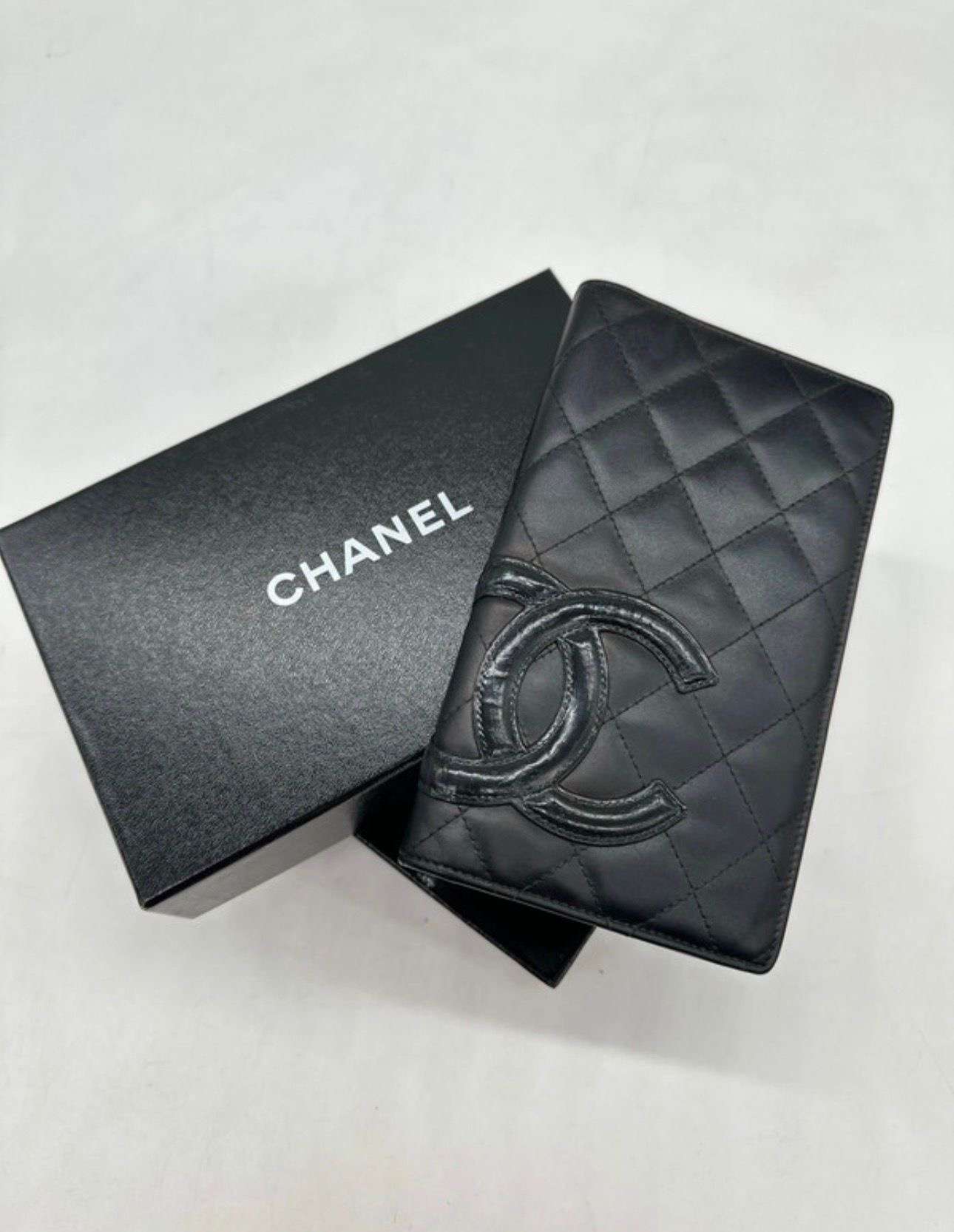 Chanel obal