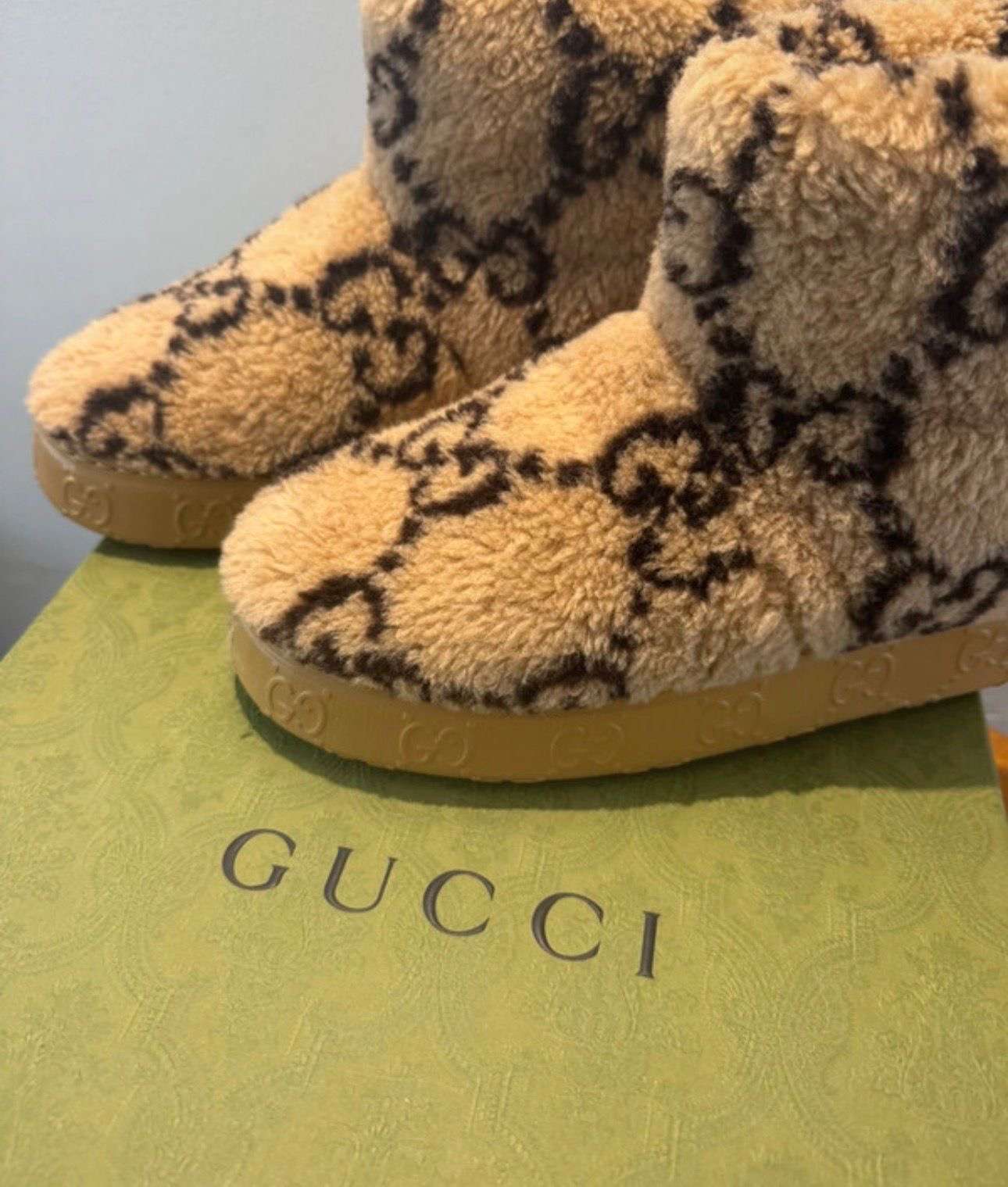 Gucci snehule