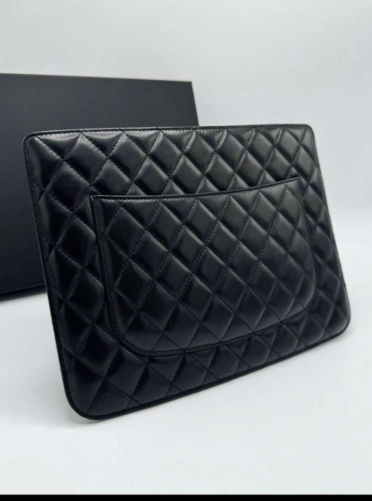 Chanel clutch