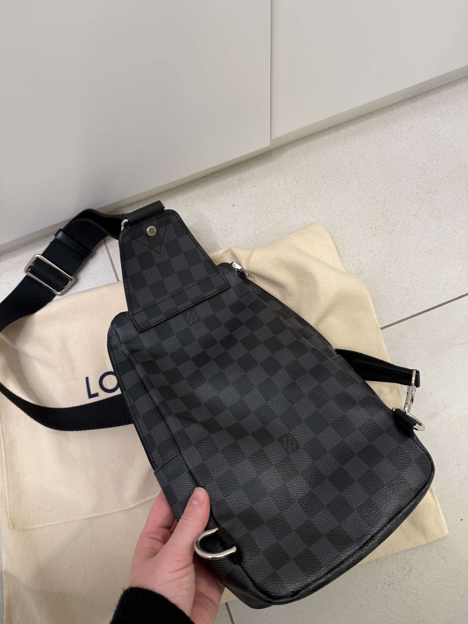 LV Avenue Sling bag
