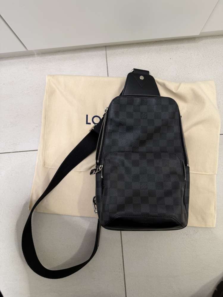 LV Avenue Sling bag
