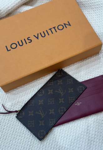 https://vipluxury.sk/LV Card holder & pochette