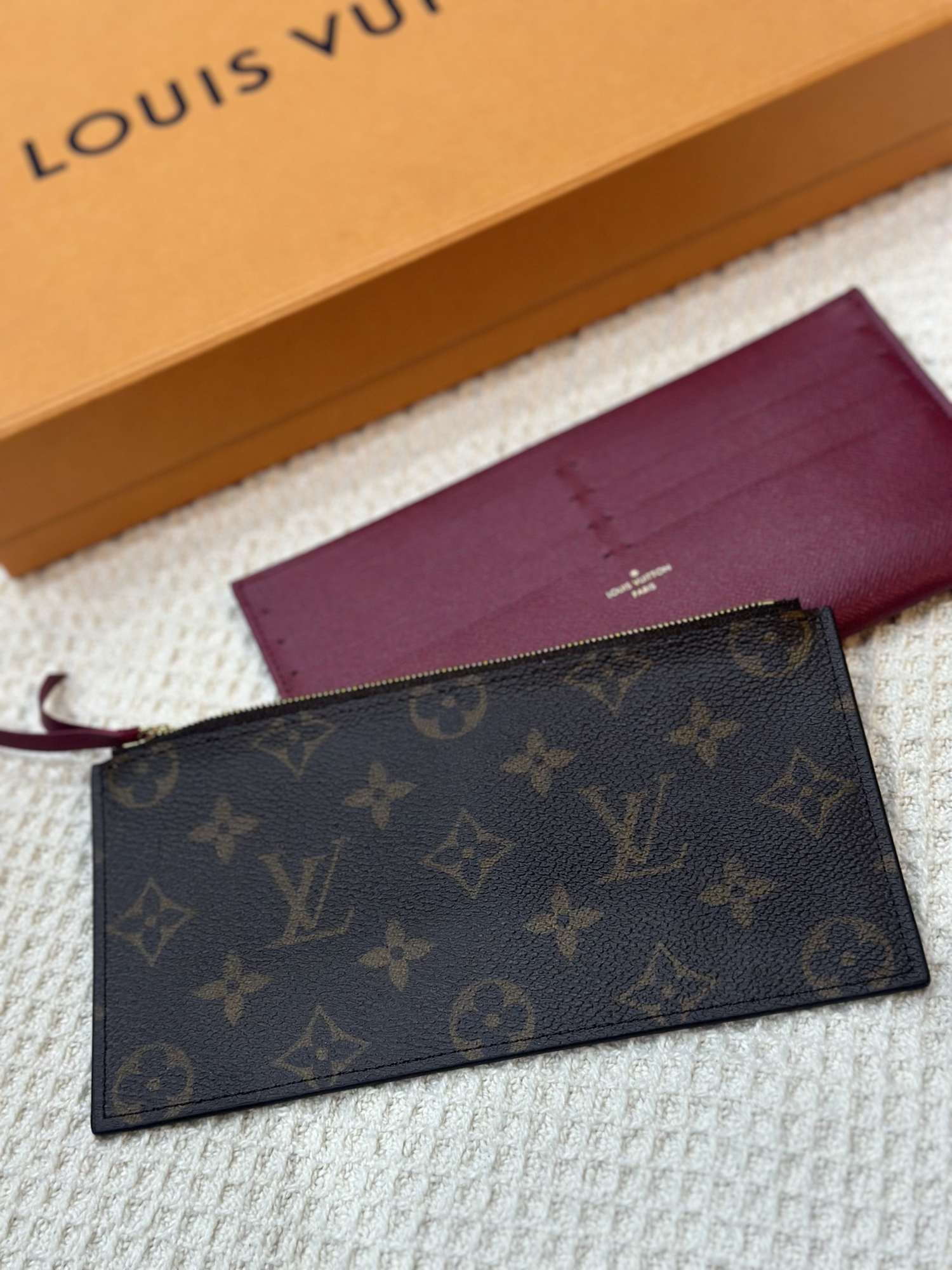 LV Card holder & pochette