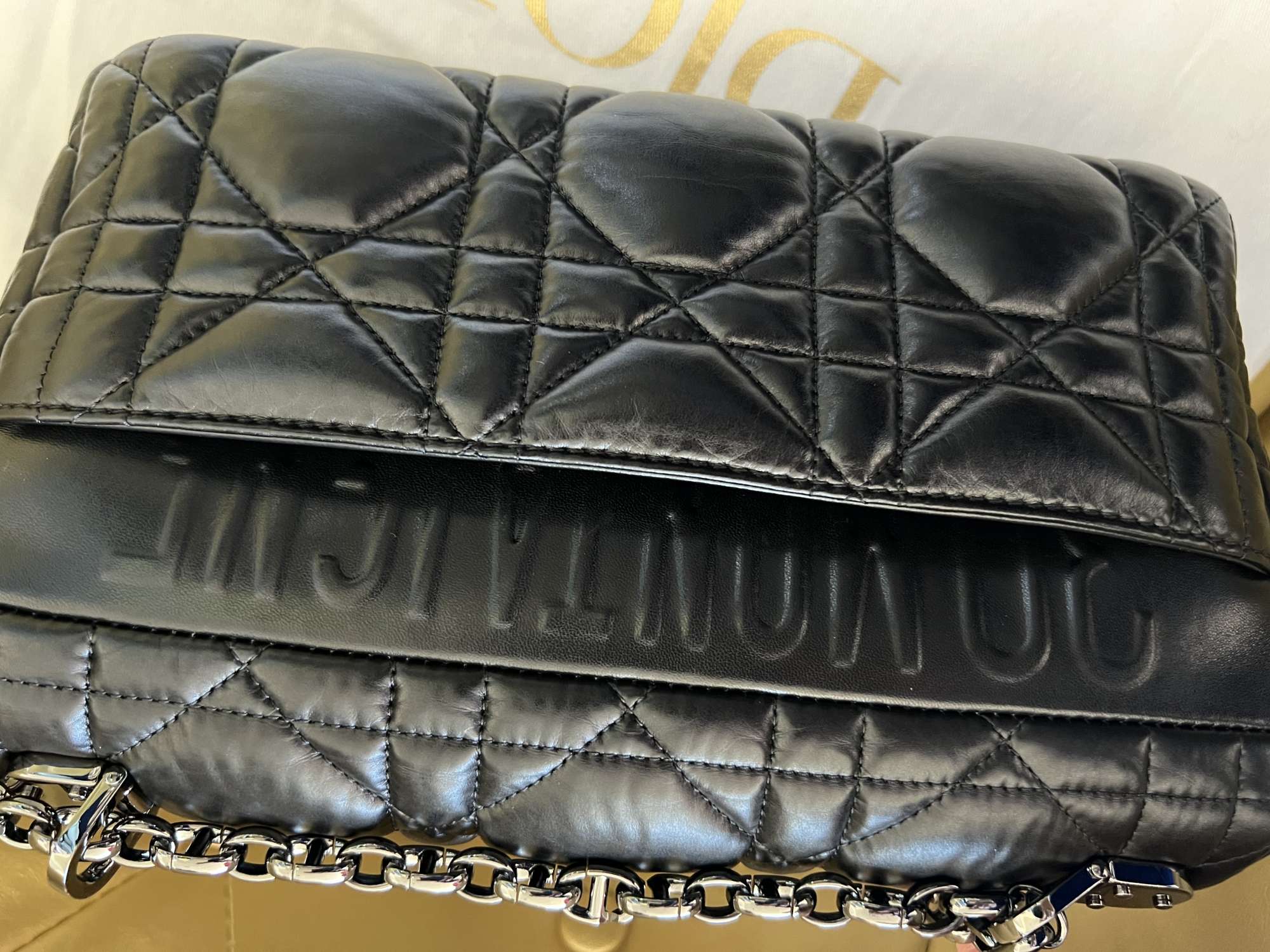 Dior Caro stredne čierna