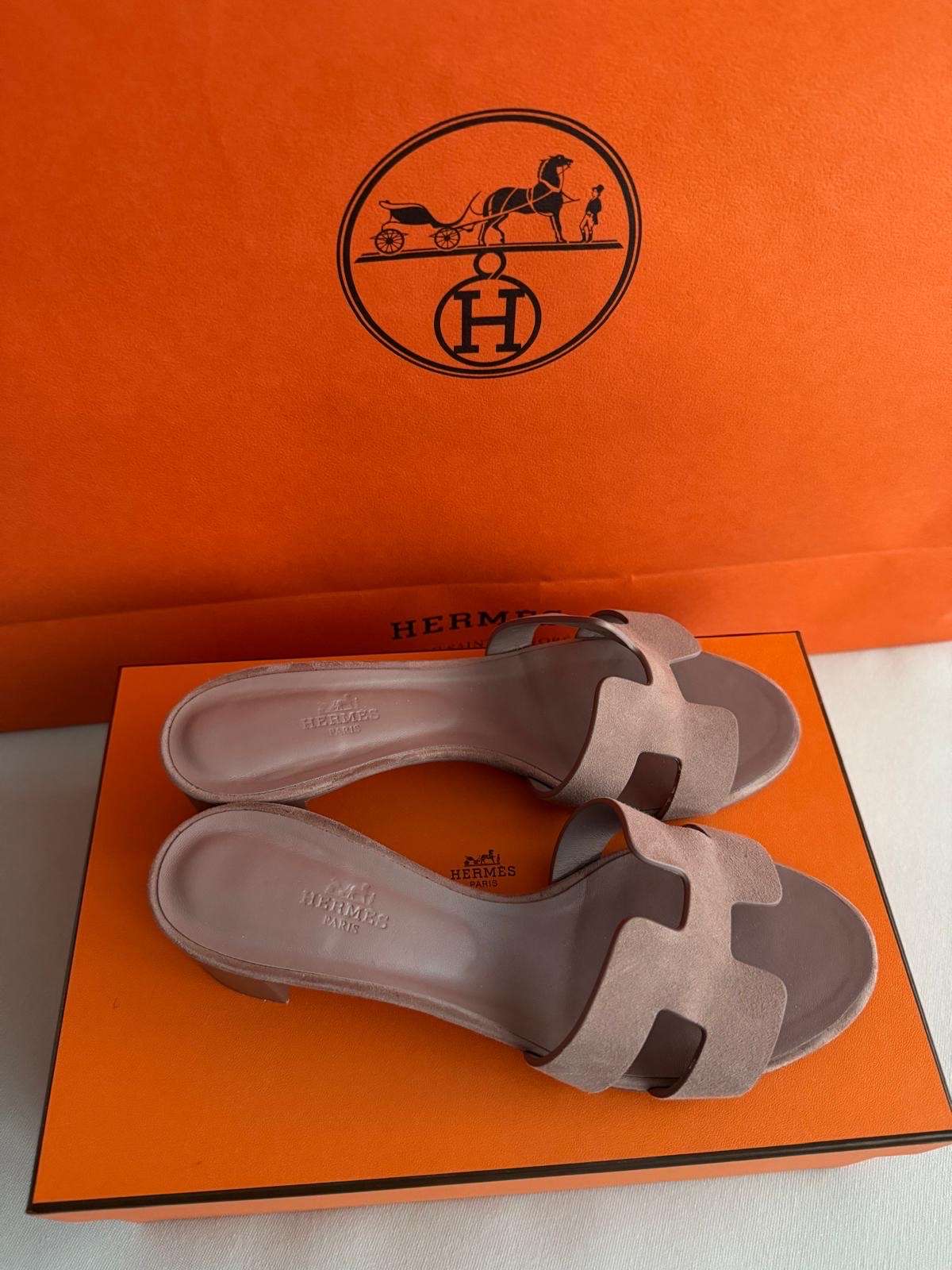 Hermes Oasis Rose narušuje