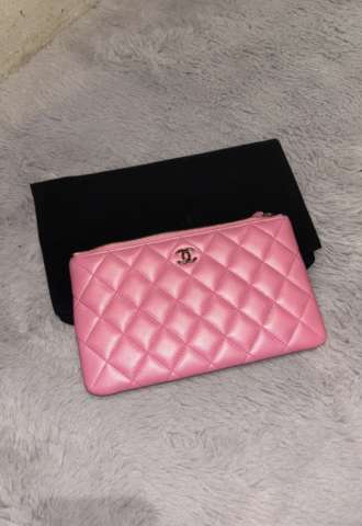 https://vipluxury.sk/Chanel clutch
