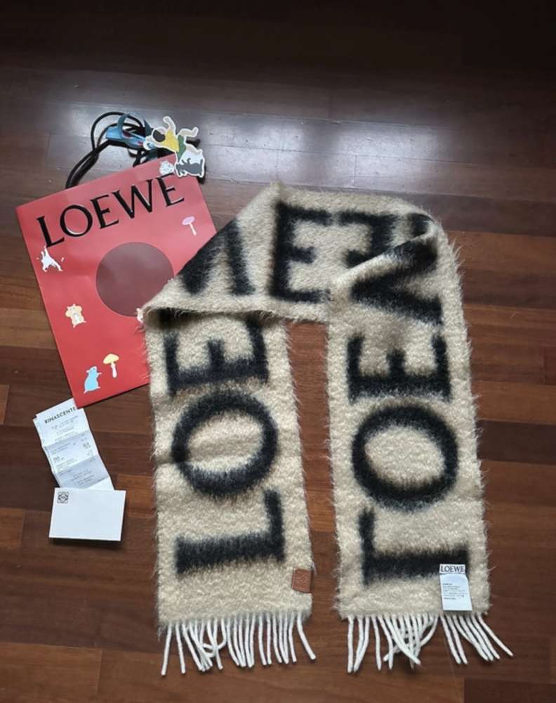 LOEWE šál