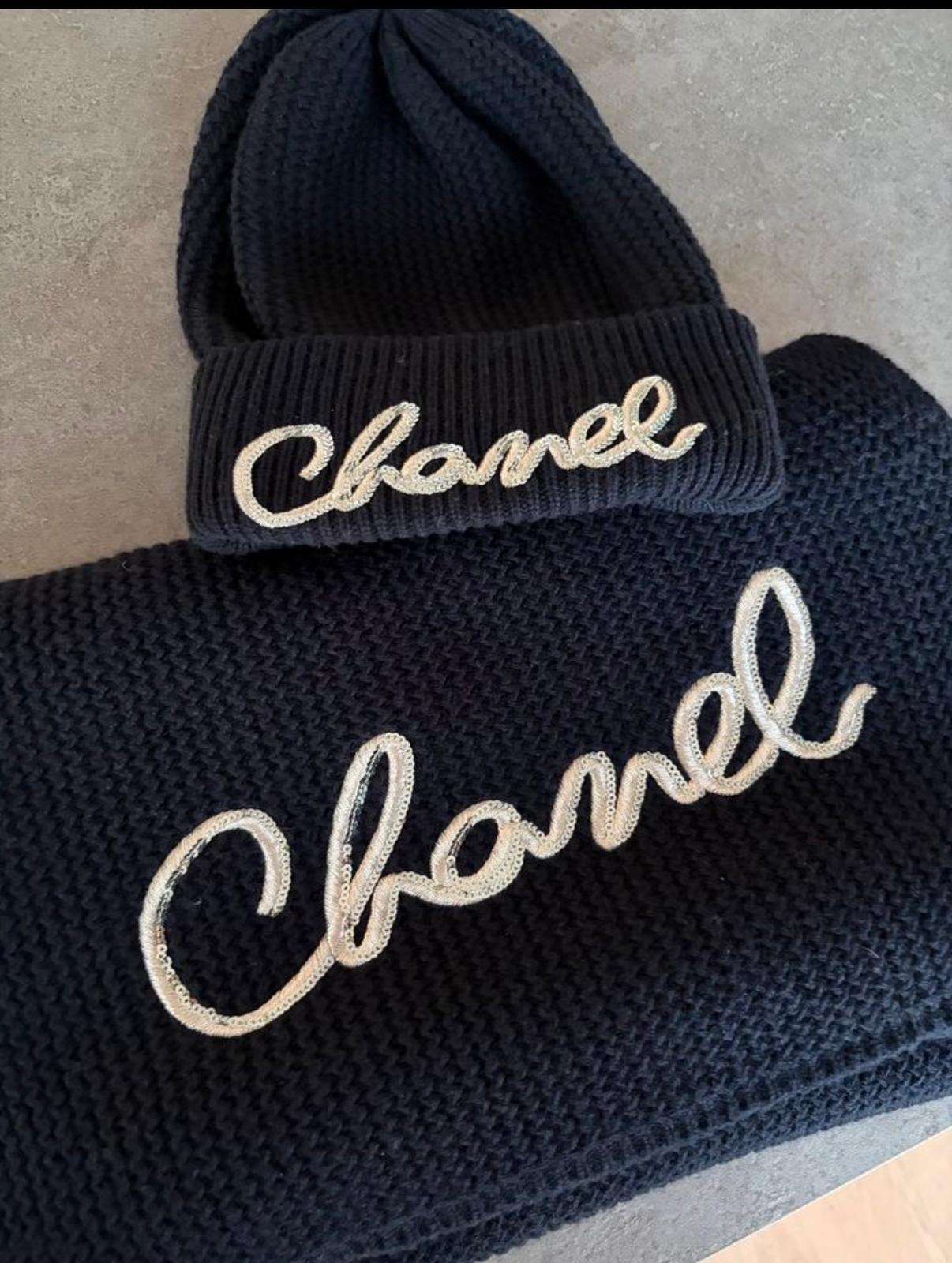 Chanel čiapka a šál