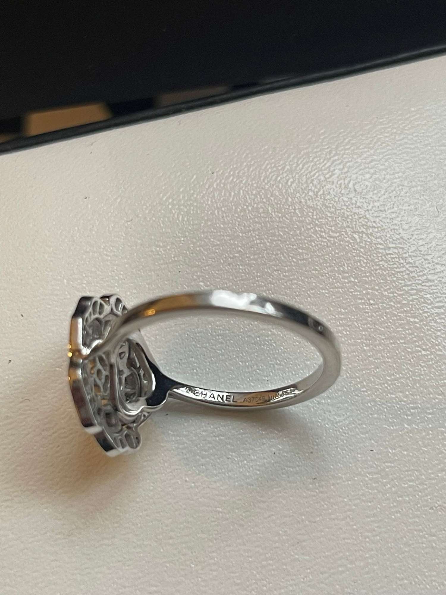 Chanel prsteň