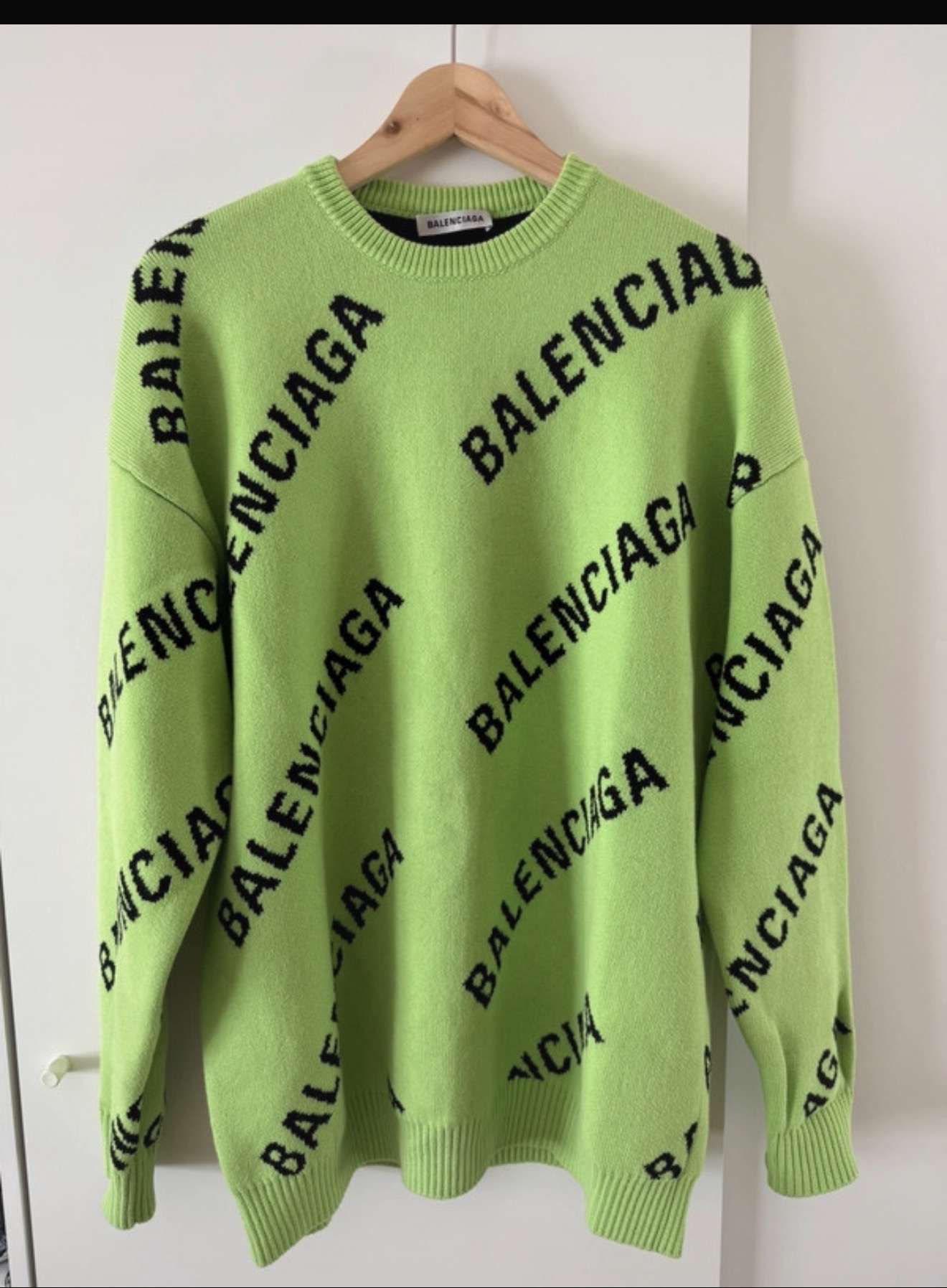 Balenciaga sveter