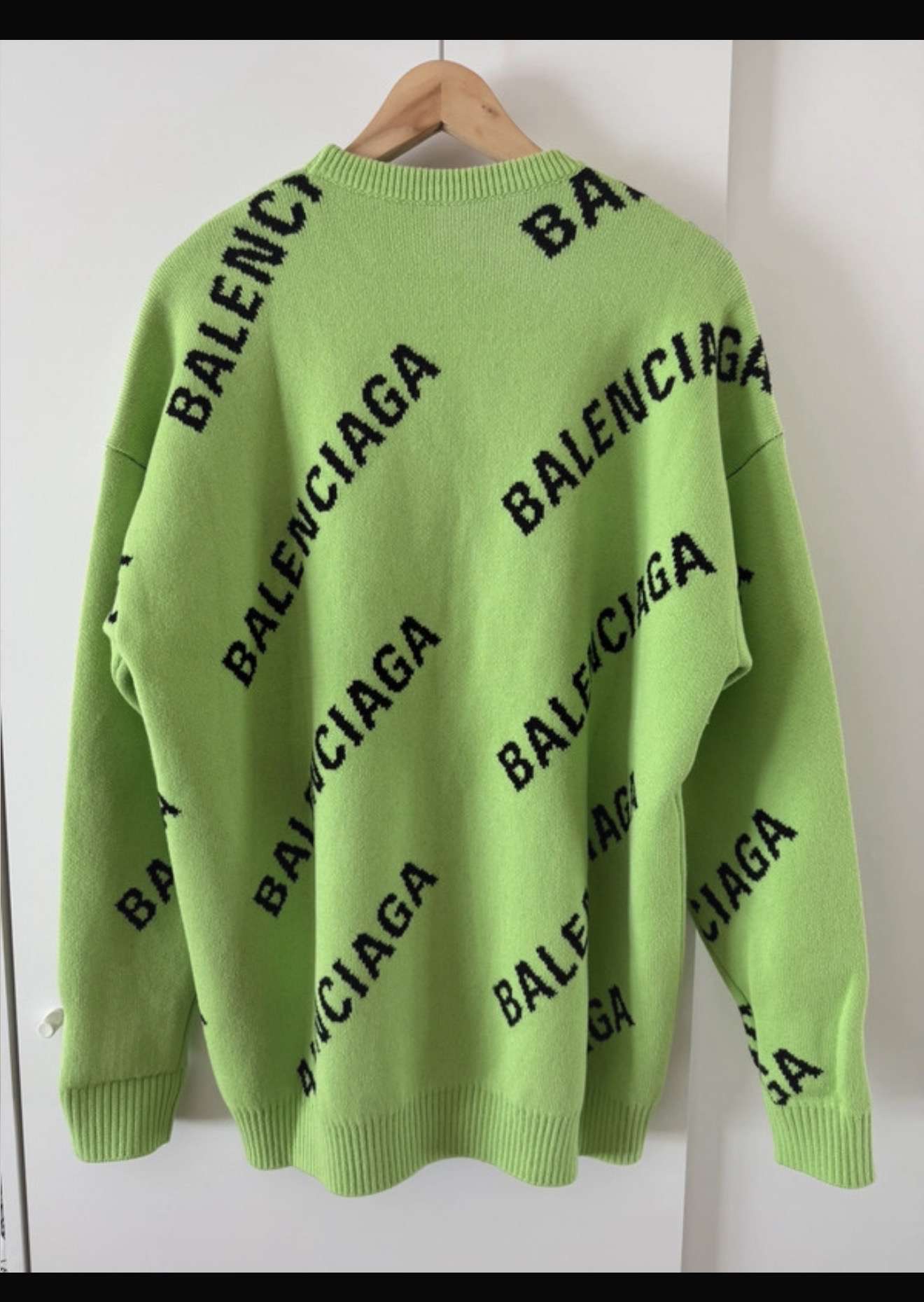 Balenciaga sveter
