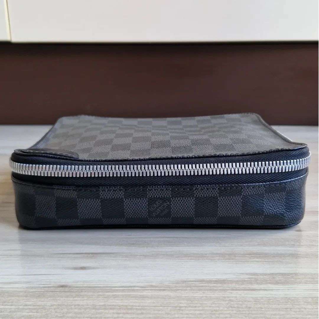 Louis Vuitton Pochette