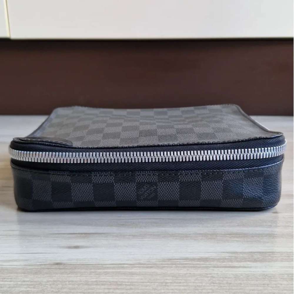 Louis Vuitton Pochette