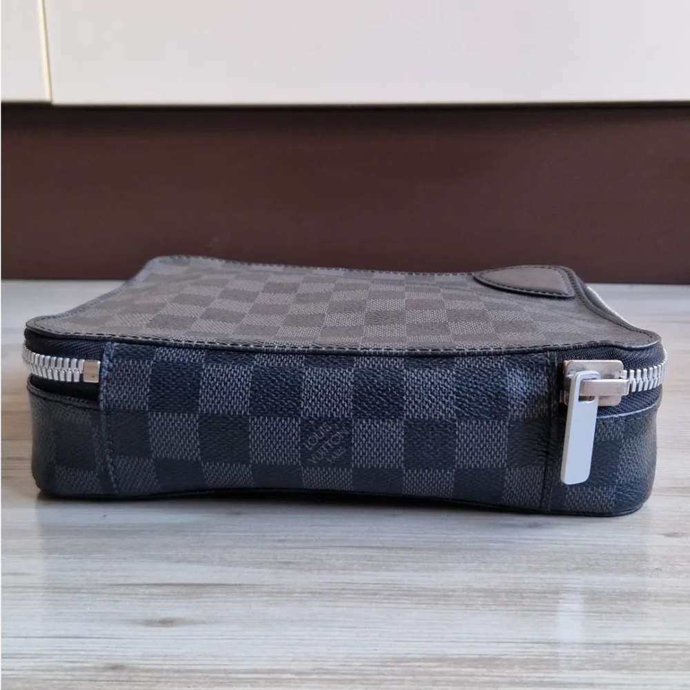 Louis Vuitton Pochette
