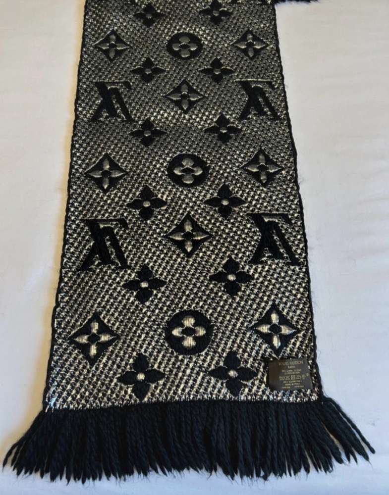 Louis Vuitton šál