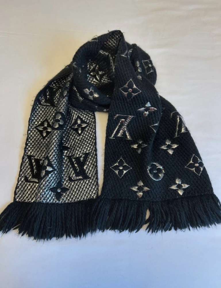 Louis Vuitton šál