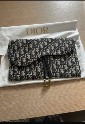 https://vipluxury.sk/Dior clutch