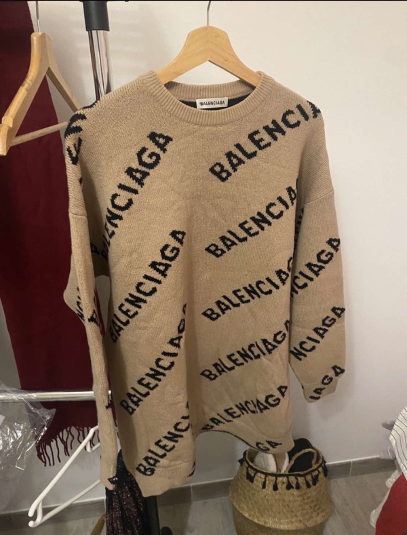 Balenciaga sveter