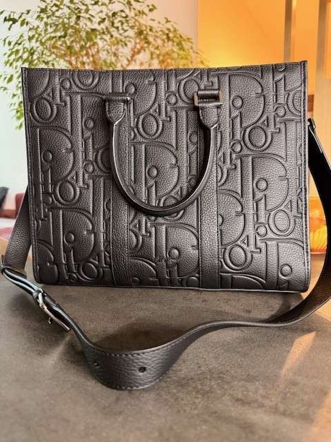 Stredne veľká taška DIOR tote